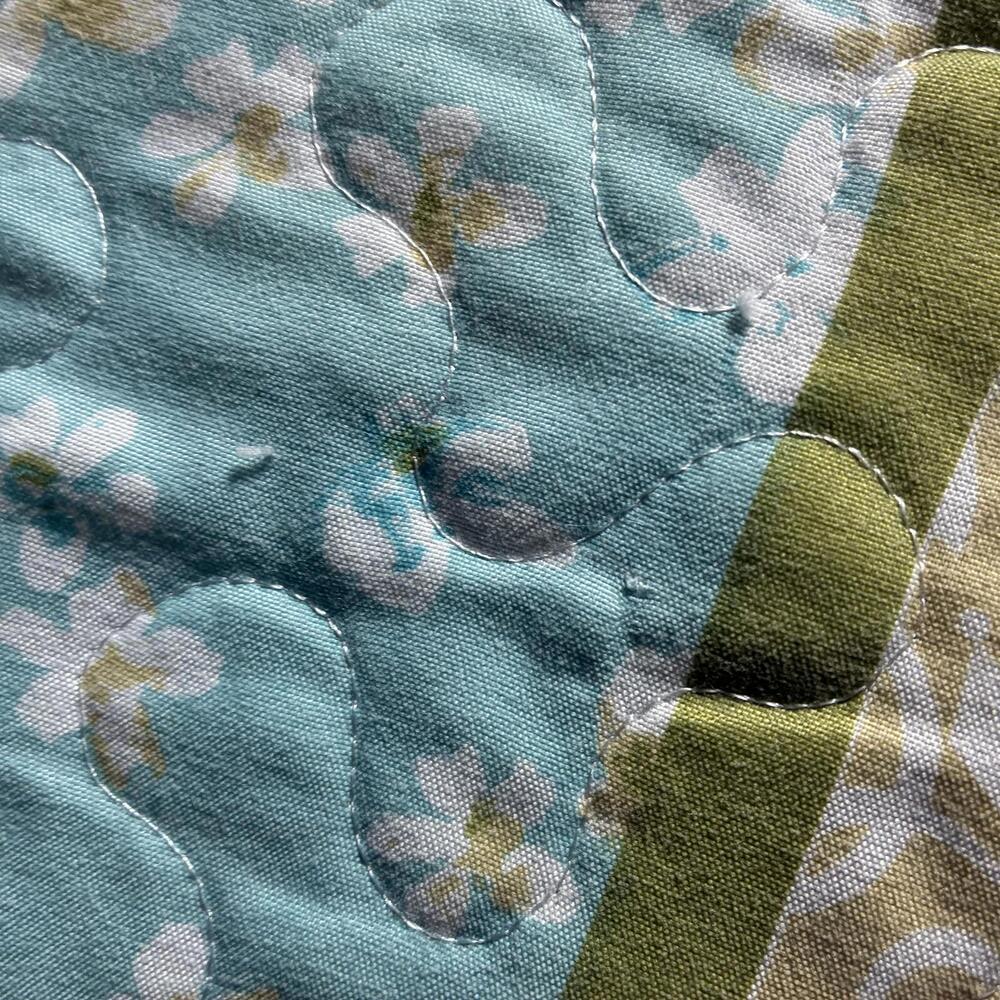 The Lakeside Collection Bird Whisper Bedding Quilted Full Size Comforter - Picture 8 of 8
